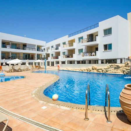 Seabreeze Apartment 200M Away From The Sea Паралимни Екстериор снимка