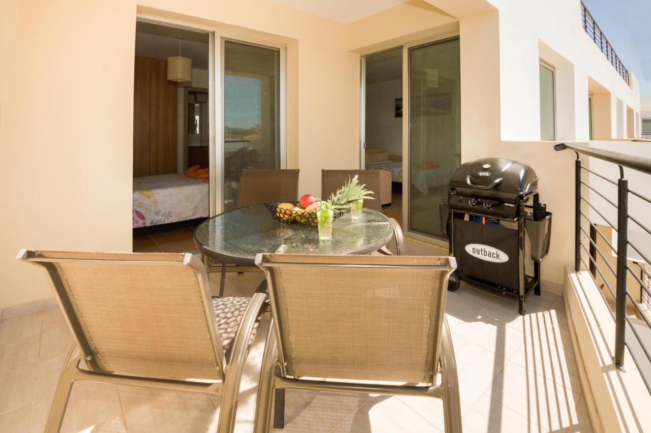 Seabreeze Apartment 200M Away From The Sea Паралимни Екстериор снимка