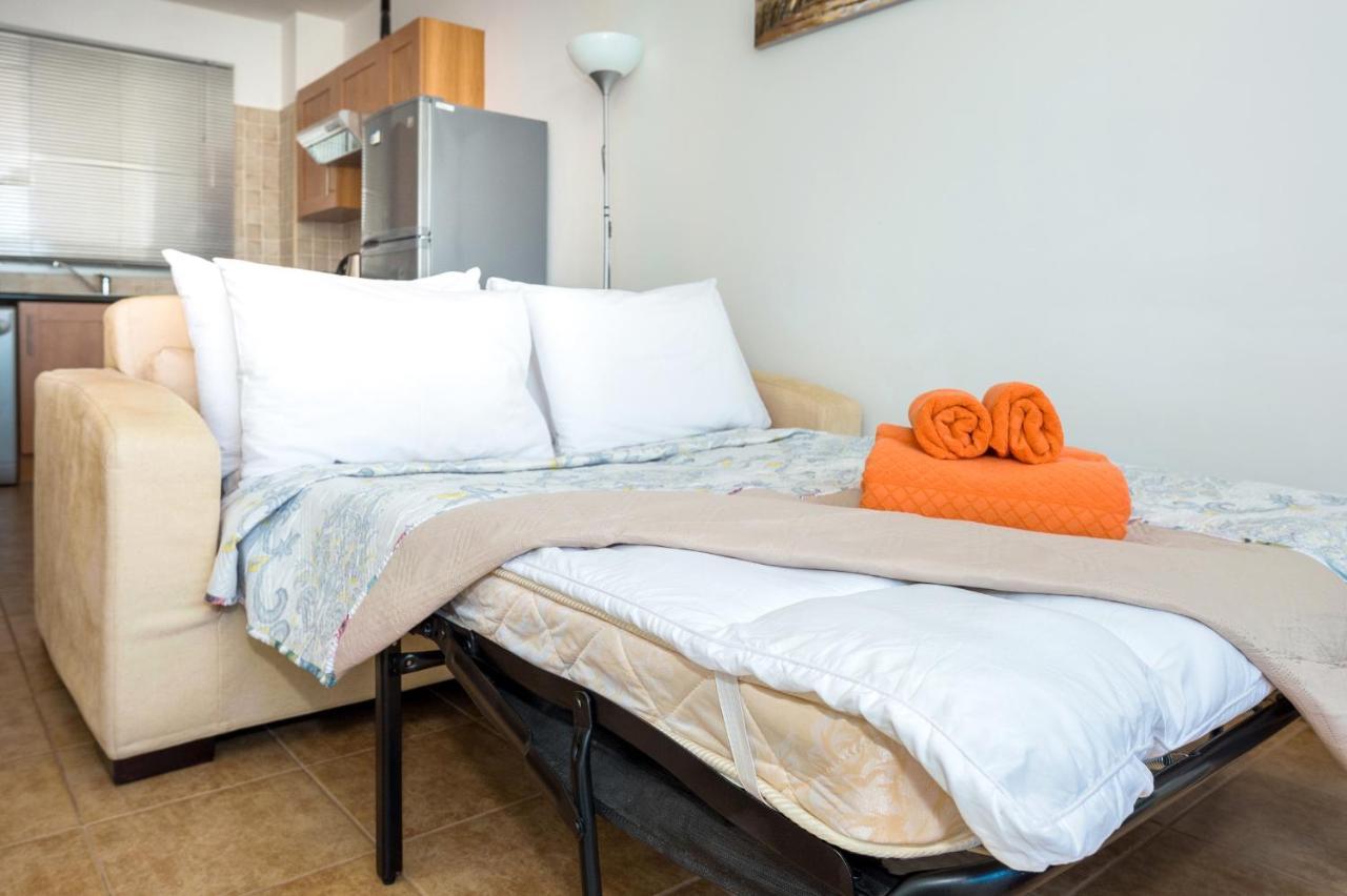 Seabreeze Apartment 200M Away From The Sea Паралимни Екстериор снимка