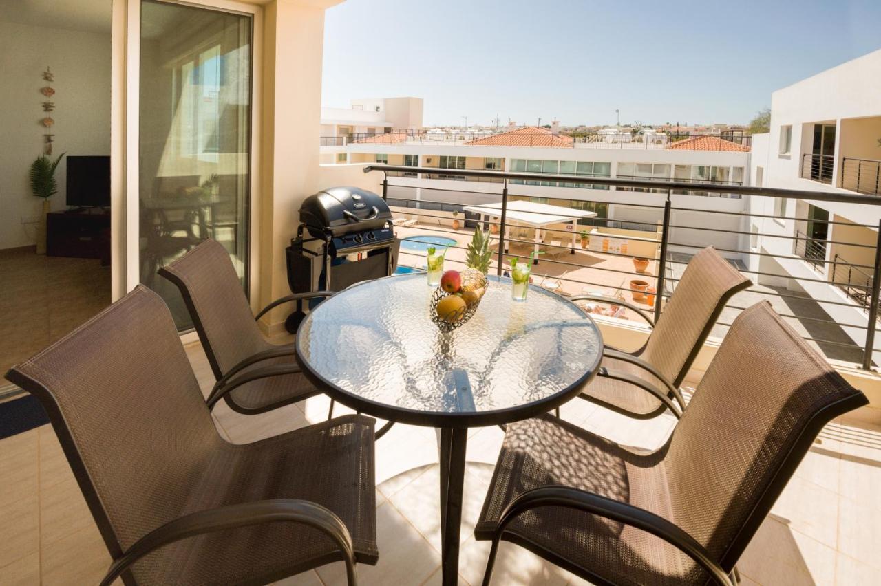 Seabreeze Apartment 200M Away From The Sea Паралимни Екстериор снимка
