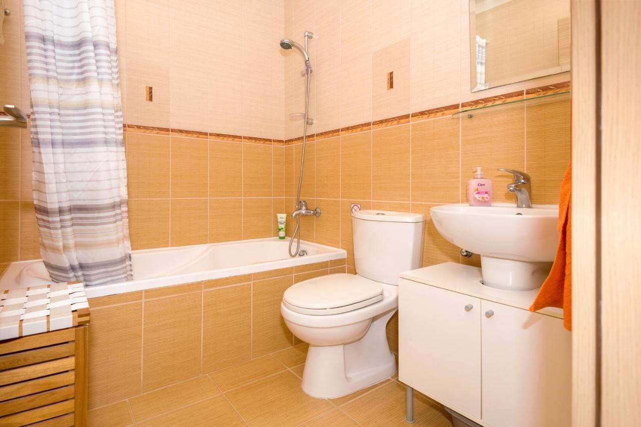 Seabreeze Apartment 200M Away From The Sea Паралимни Екстериор снимка