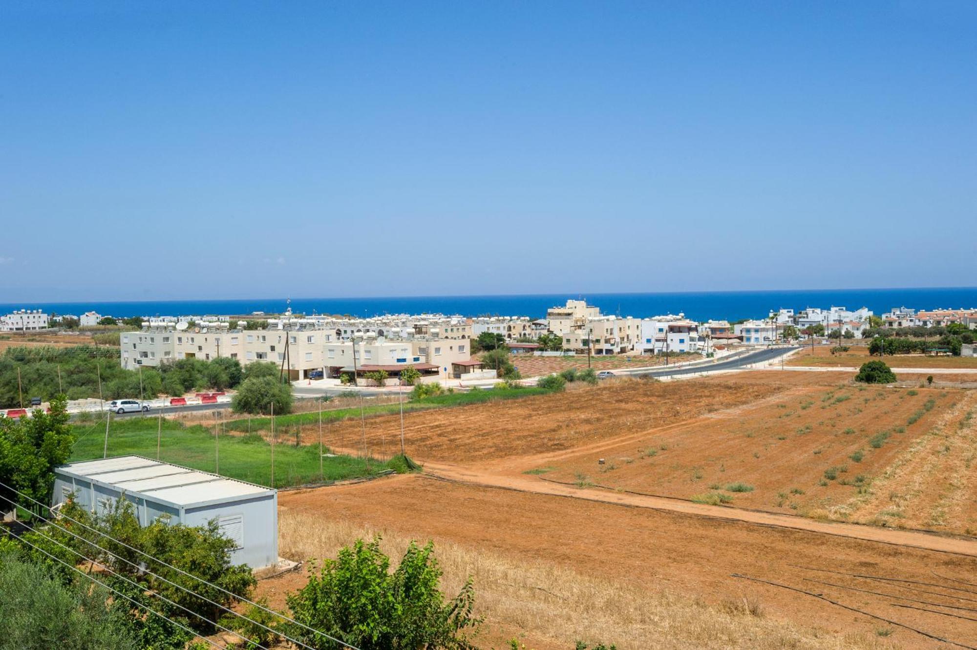 Seabreeze Apartment 200M Away From The Sea Паралимни Екстериор снимка